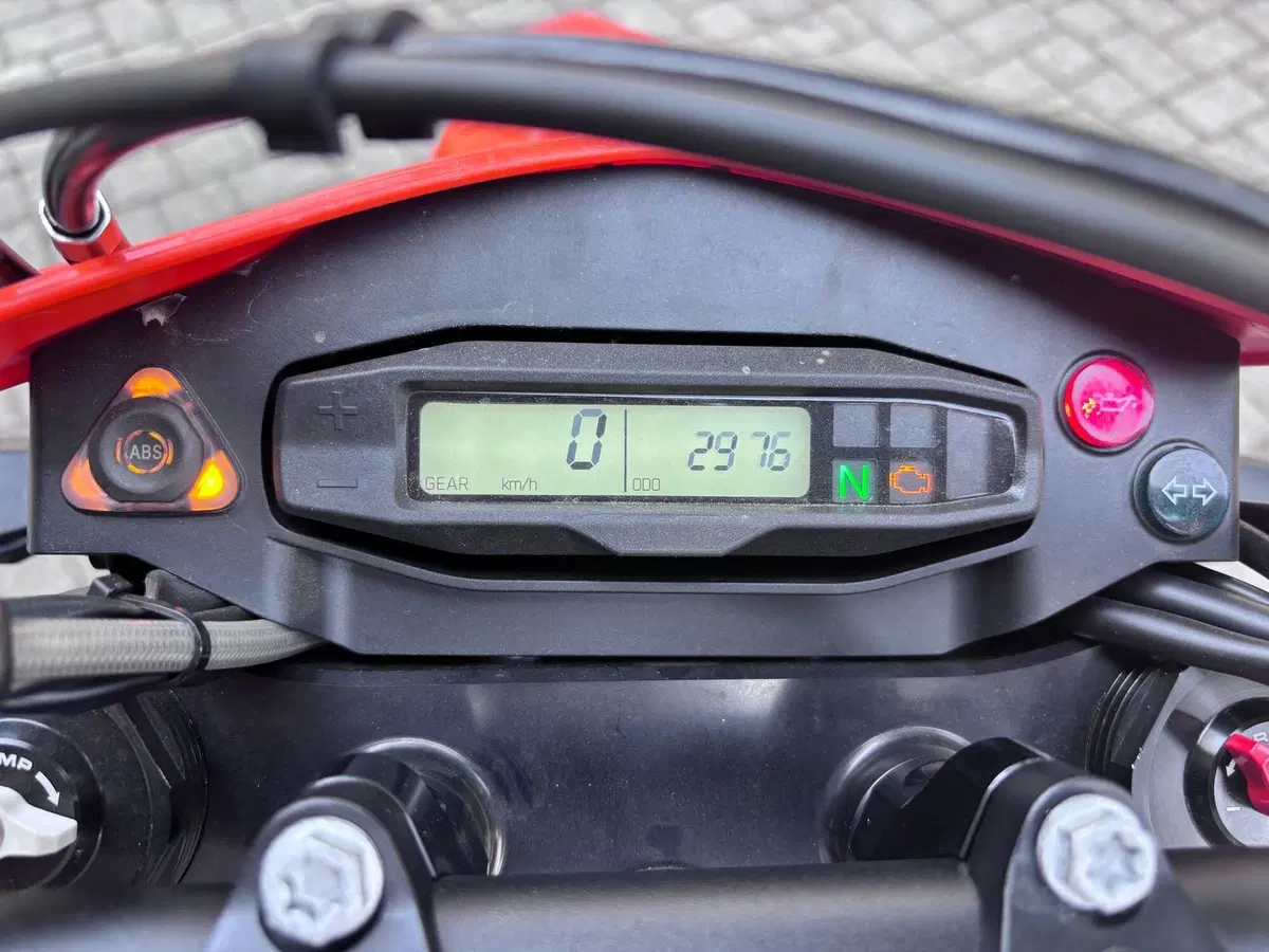 KTM 690 SMC R (2023 - 25) (5)
