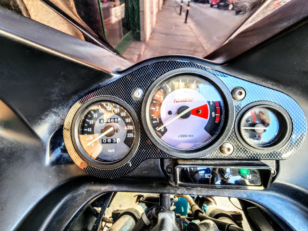 Yamaha TDM 850 (1996 - 01) (6)