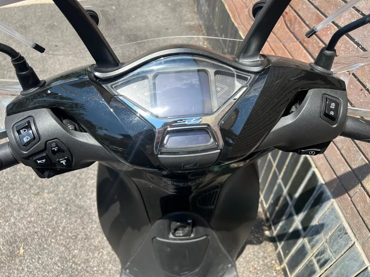 Honda SH 150i Sport (2024 - 25) (12)