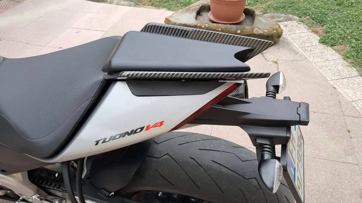 Aprilia Tuono V4 (2021 - 24) (4)