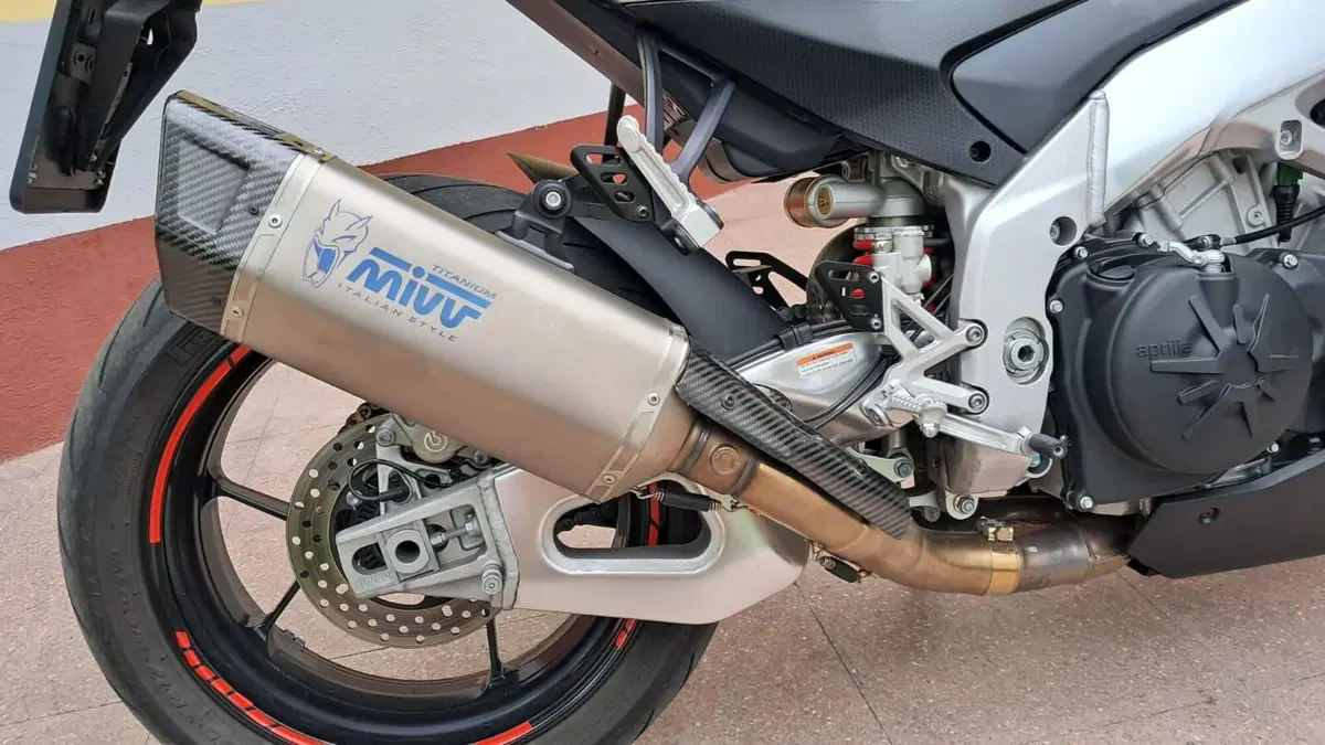 Aprilia Tuono V4 (2021 - 24) (5)