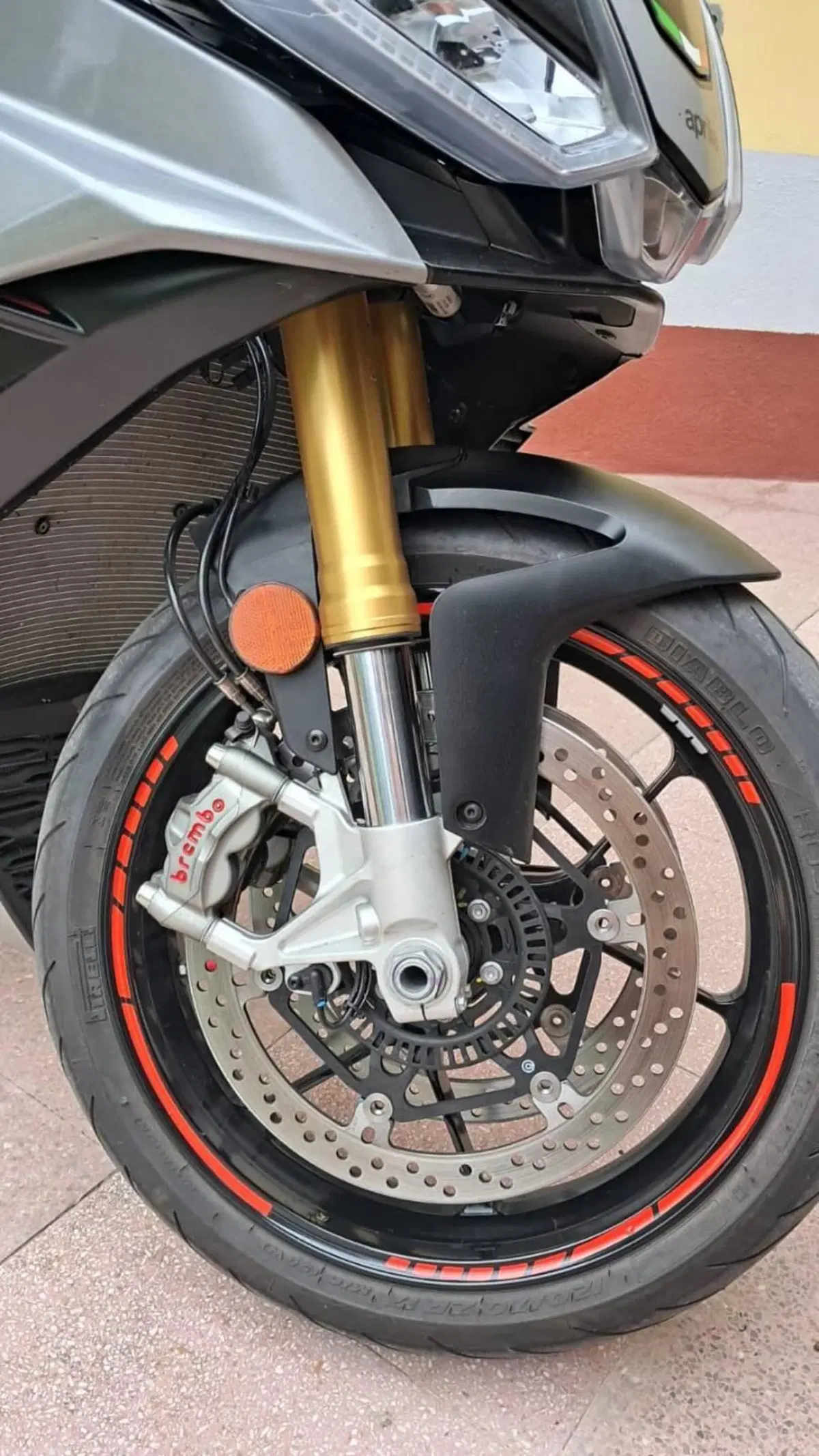 Aprilia Tuono V4 (2021 - 24) (8)