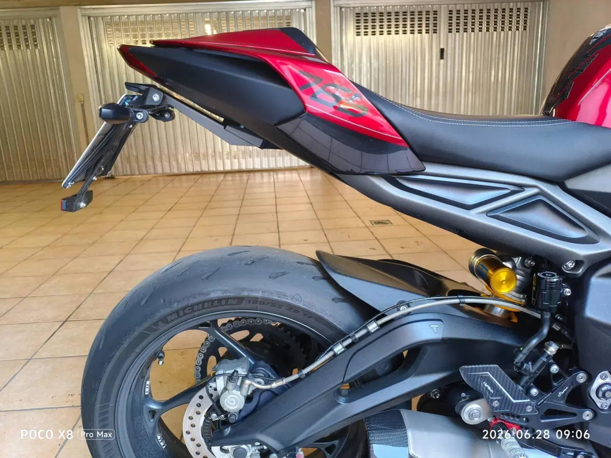 Triumph Street Triple 765 RS (2023 - 26) (7)