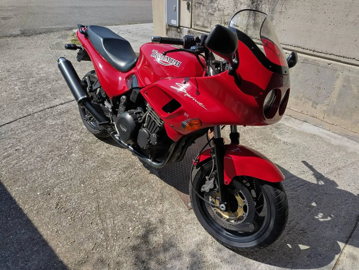Triumph Sprint Sport 900