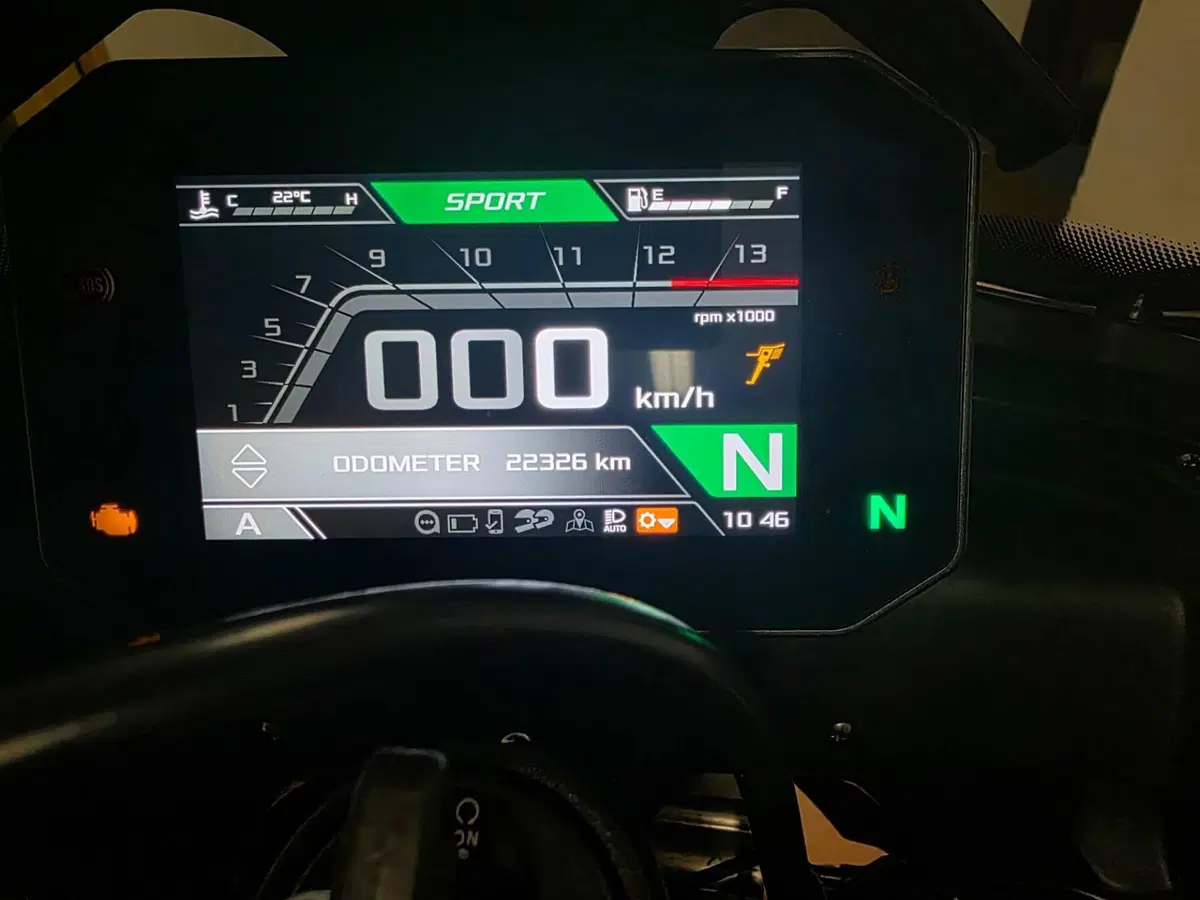 Aprilia Tuono V4 Factory (2021 - 24) (4)