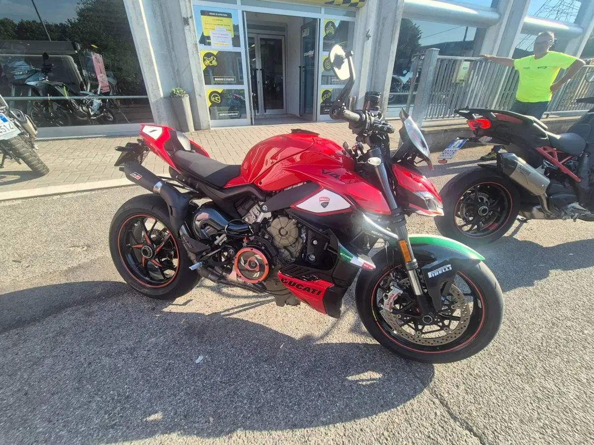Ducati Streetfighter V4 (2023 - 24)