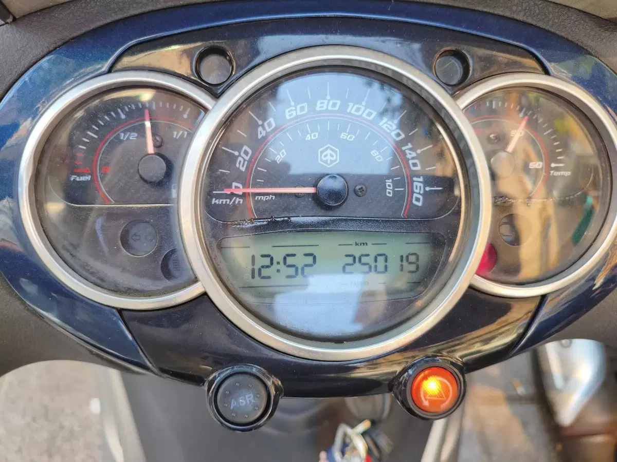 Piaggio Beverly 350 SportTouring ie ABS (2011 - 17) (2)