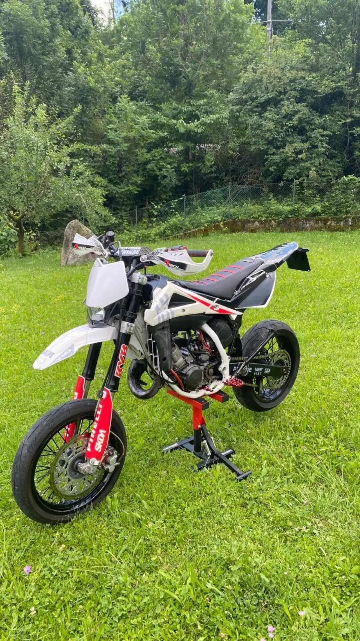 Husqvarna SMS 125 4 (2010 - 12) (2)