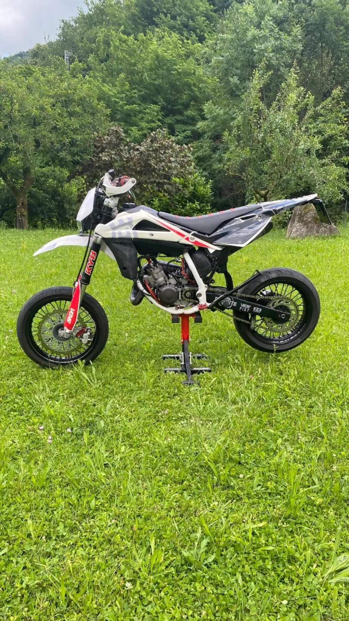 Husqvarna SMS 125 4 (2010 - 12) (4)
