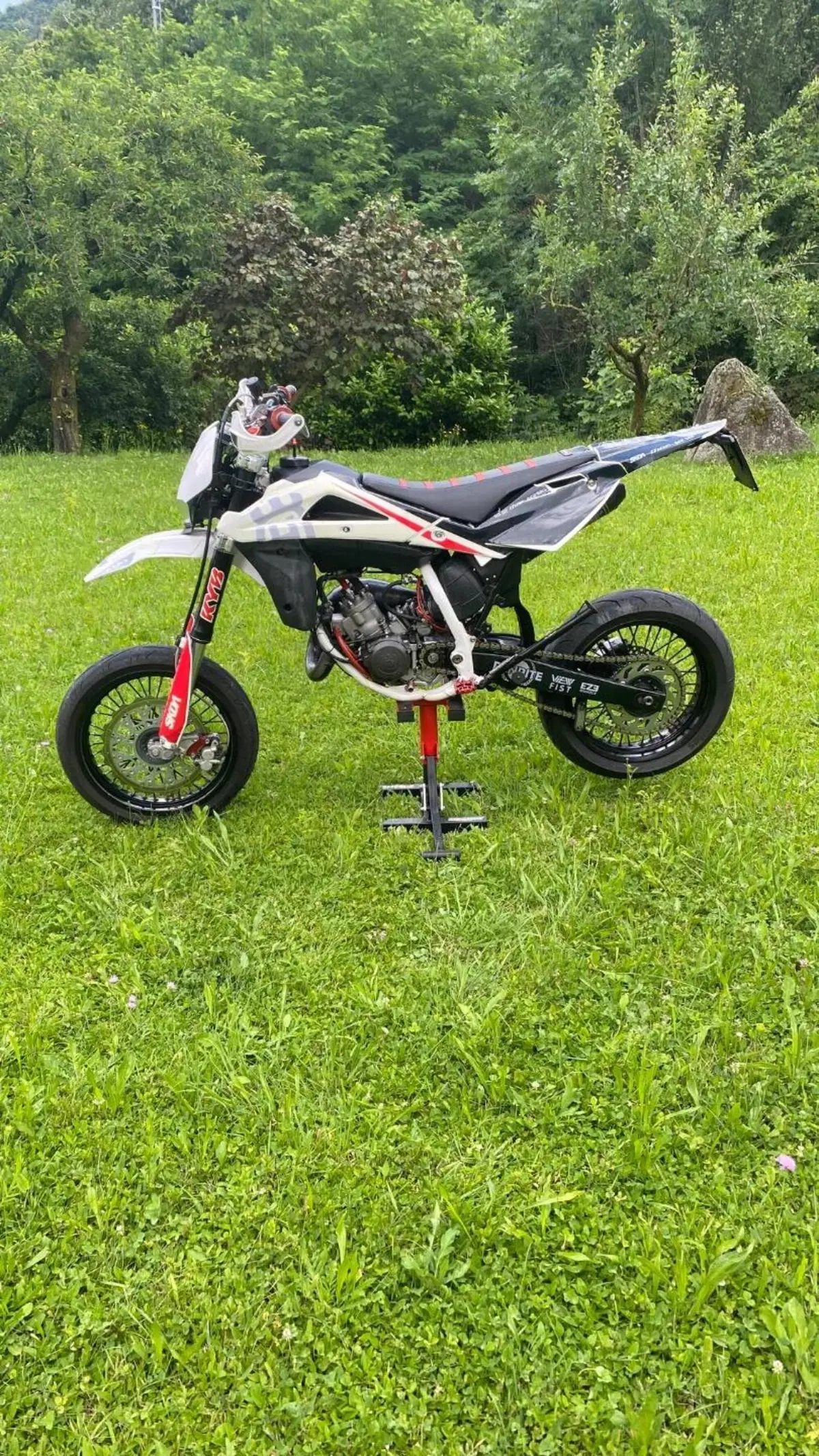 Husqvarna SMS 125 4 (2010 - 12) (8)
