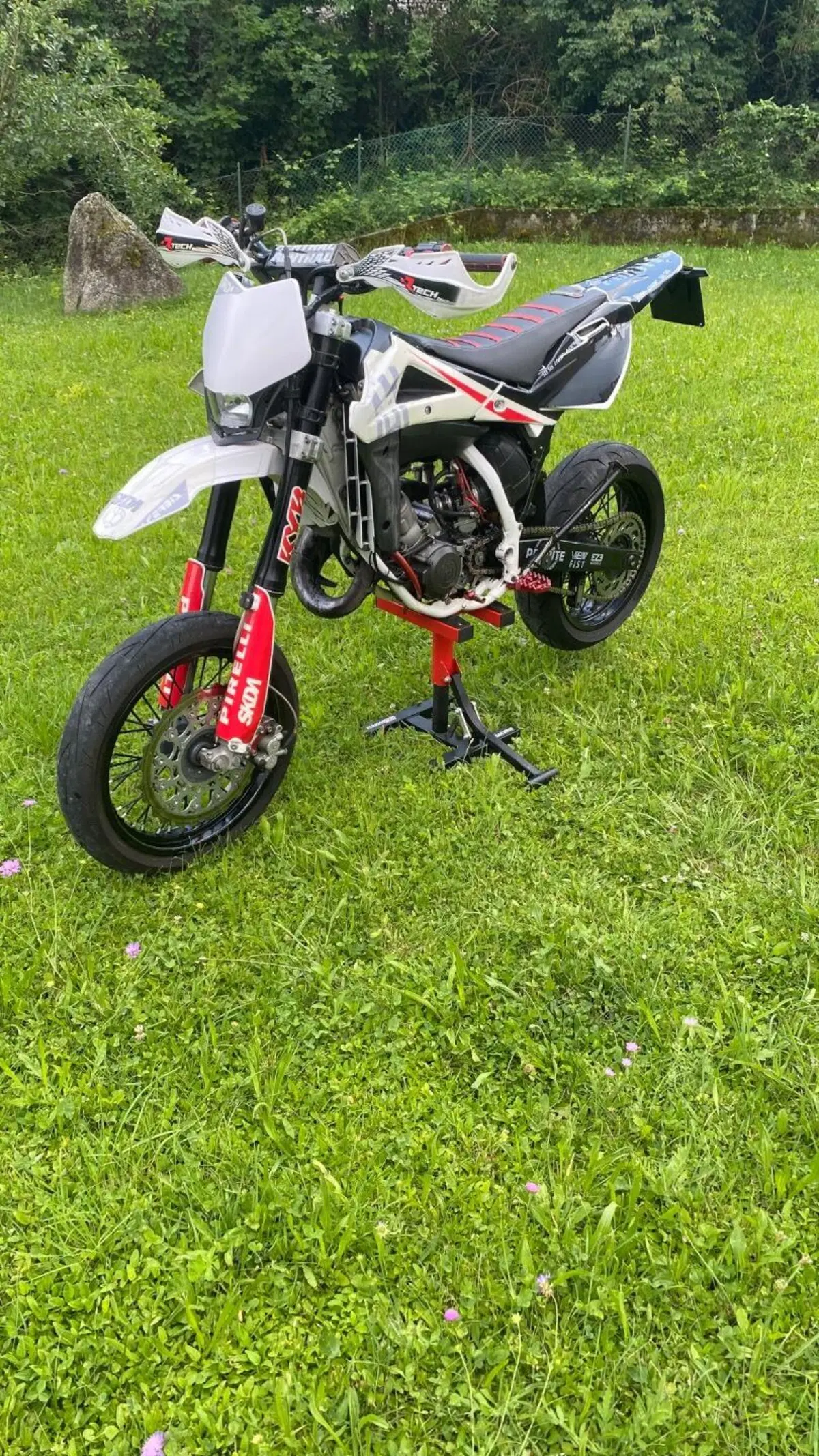 Husqvarna SMS 125 4 (2010 - 12) (10)