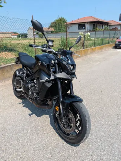 Yamaha MT-09 (2021 - 23) usata