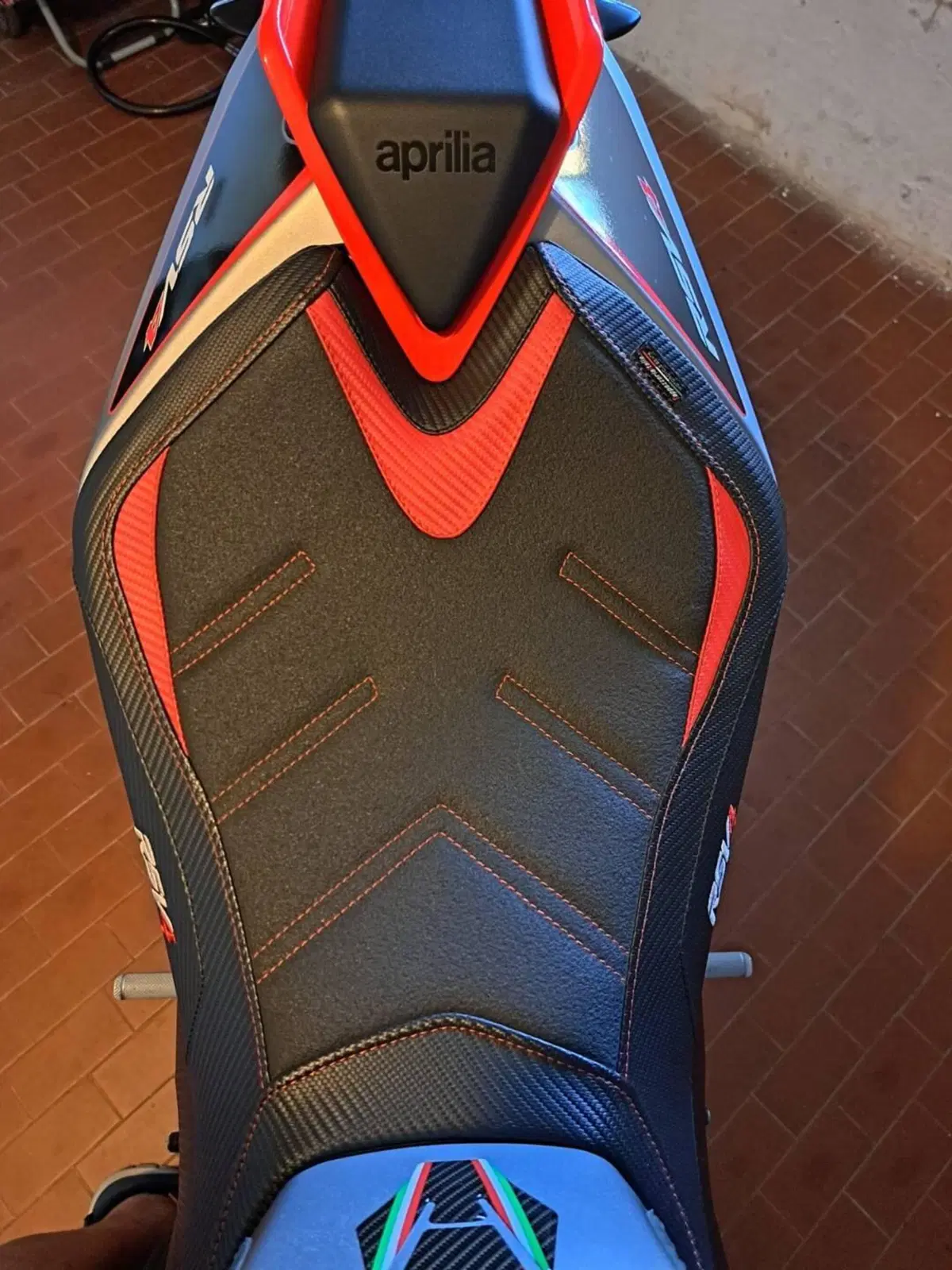 Aprilia RSV4 1100 (2021 - 24) (7)