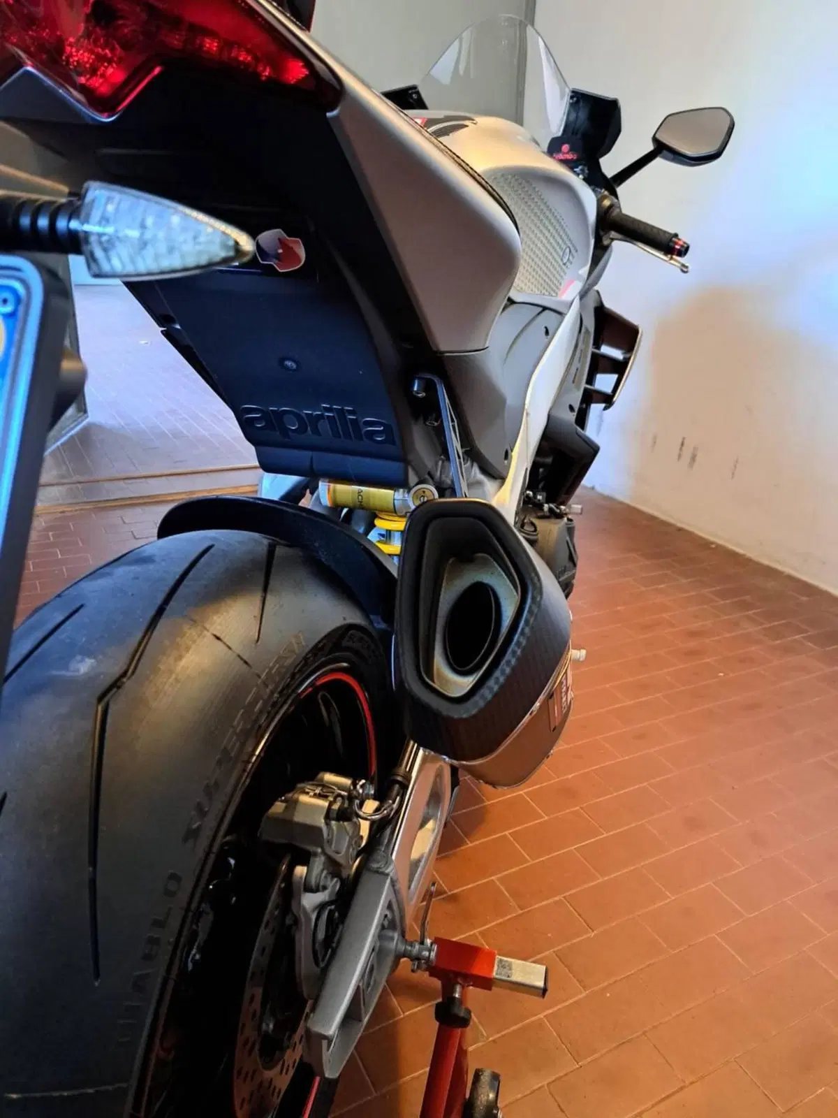 Aprilia RSV4 1100 (2021 - 24) (9)