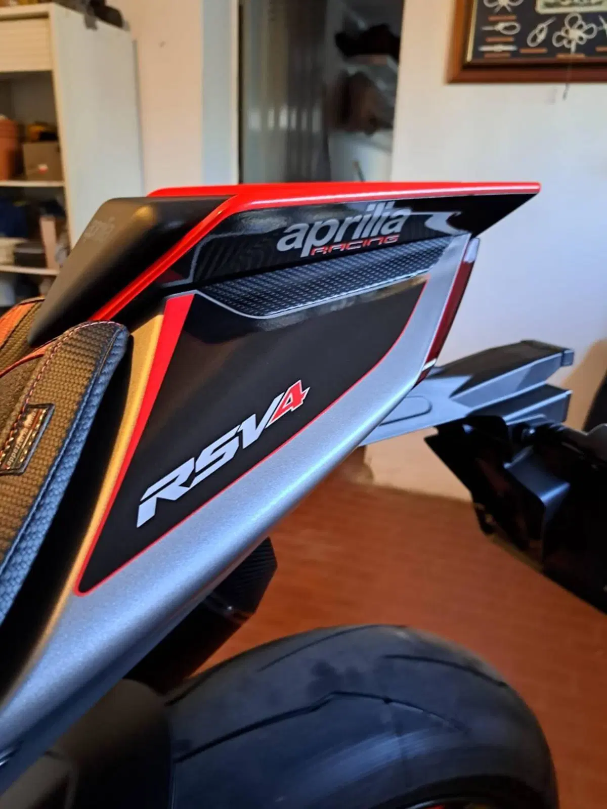 Aprilia RSV4 1100 (2021 - 24) (10)