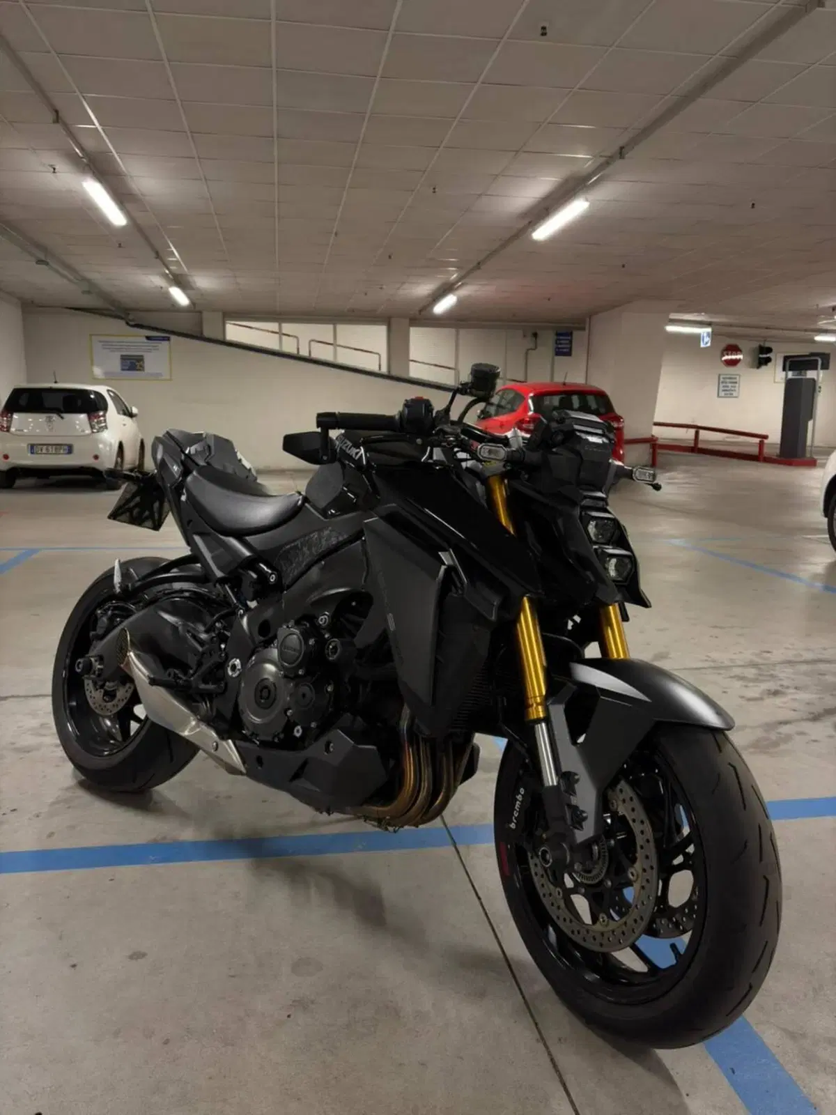 Suzuki GSX-S1000 (2021 - 25) (4)