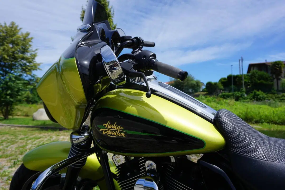 Harley-Davidson 1690 Street Glide (2011 - 13) - FLHX (5)