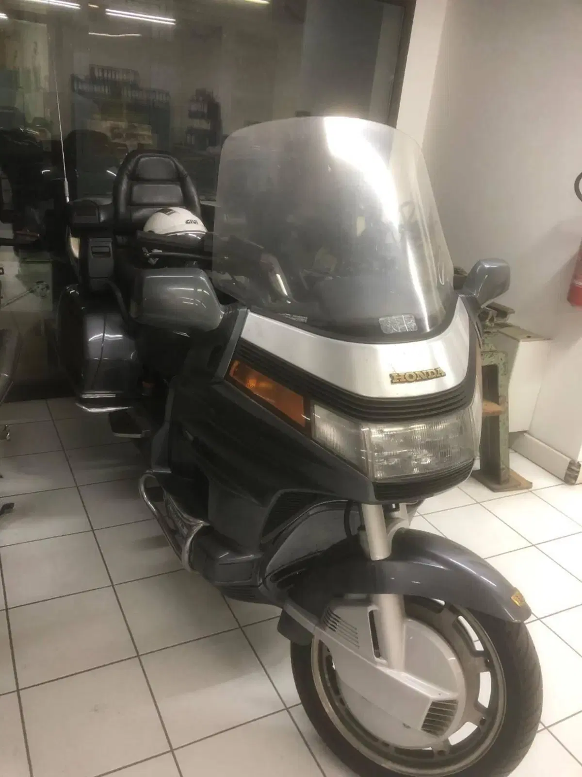 Honda Gold Wing 1500 GL (4)