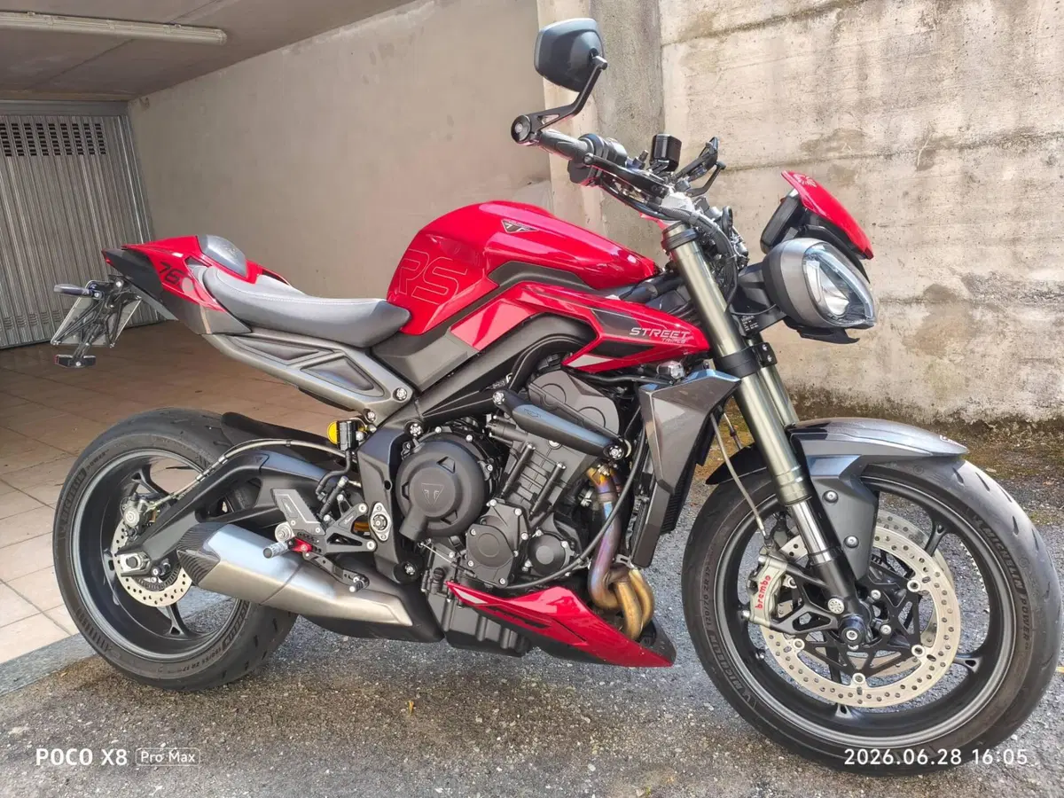 Triumph Street Triple 765 RS (2023 - 26) (2)