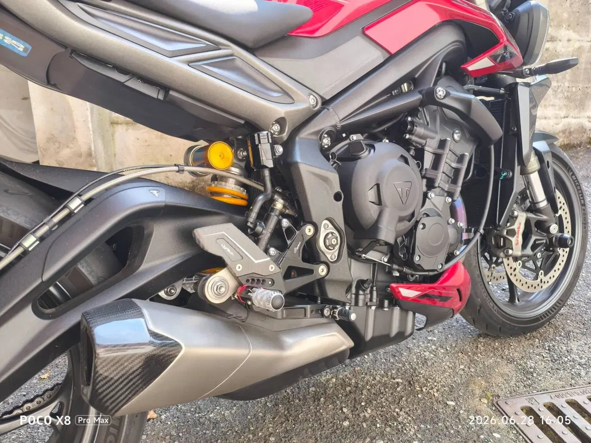 Triumph Street Triple 765 RS (2023 - 26) (3)