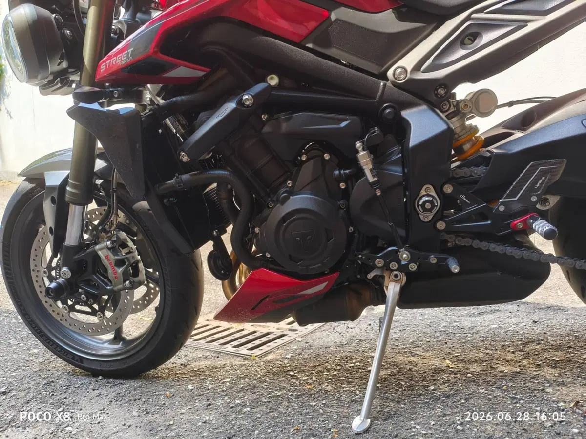 Triumph Street Triple 765 RS (2023 - 26) (4)