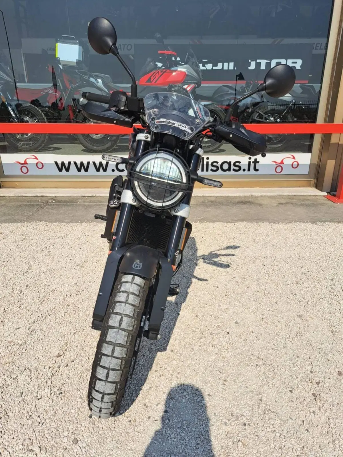 Husqvarna Svartpilen 401 (2021 - 23) (3)