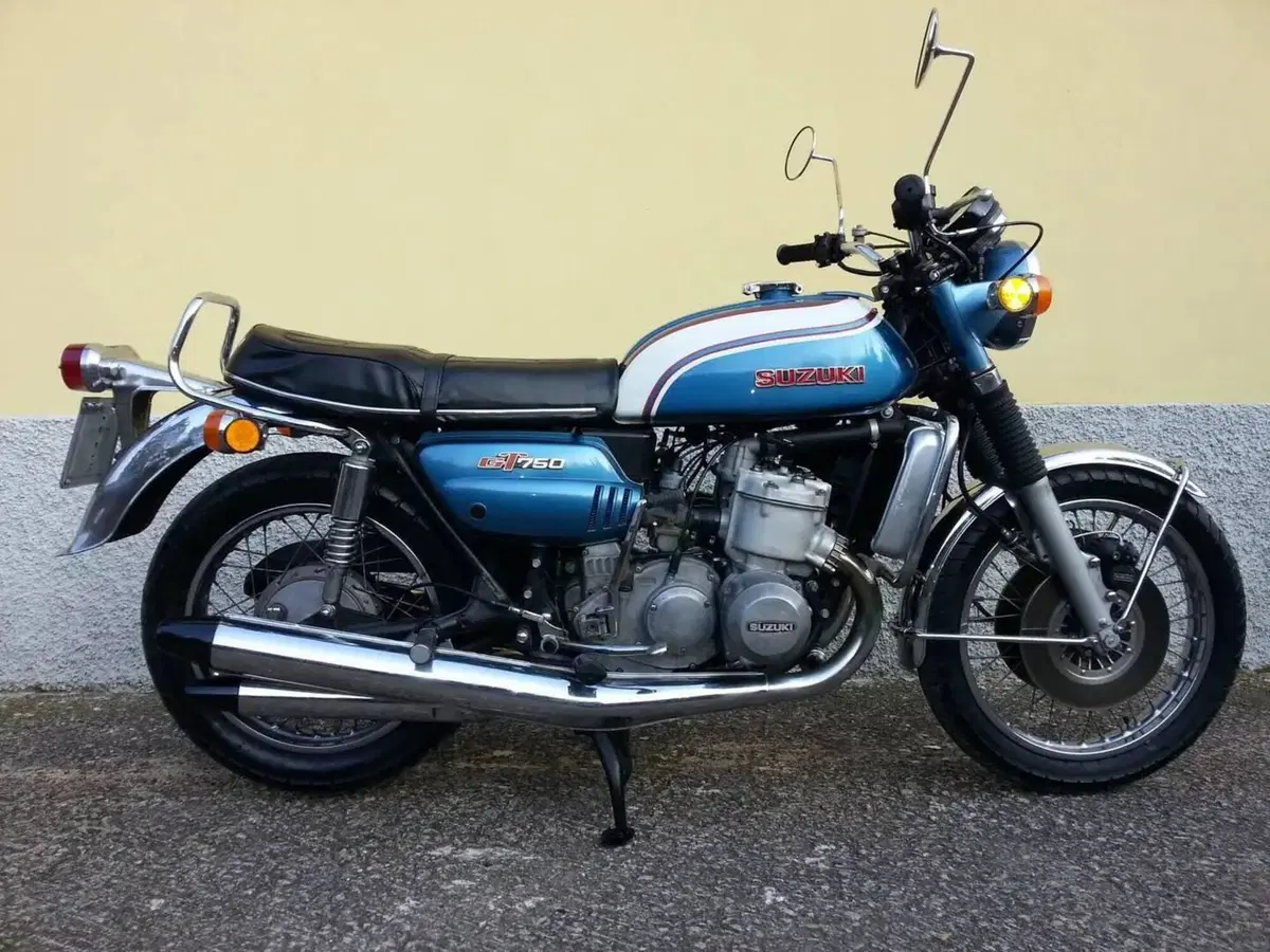 Suzuki GT 750 (2)