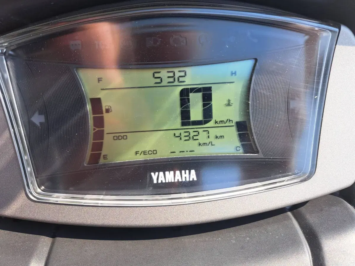 Yamaha N-Max 125 (2021 - 24) (4)