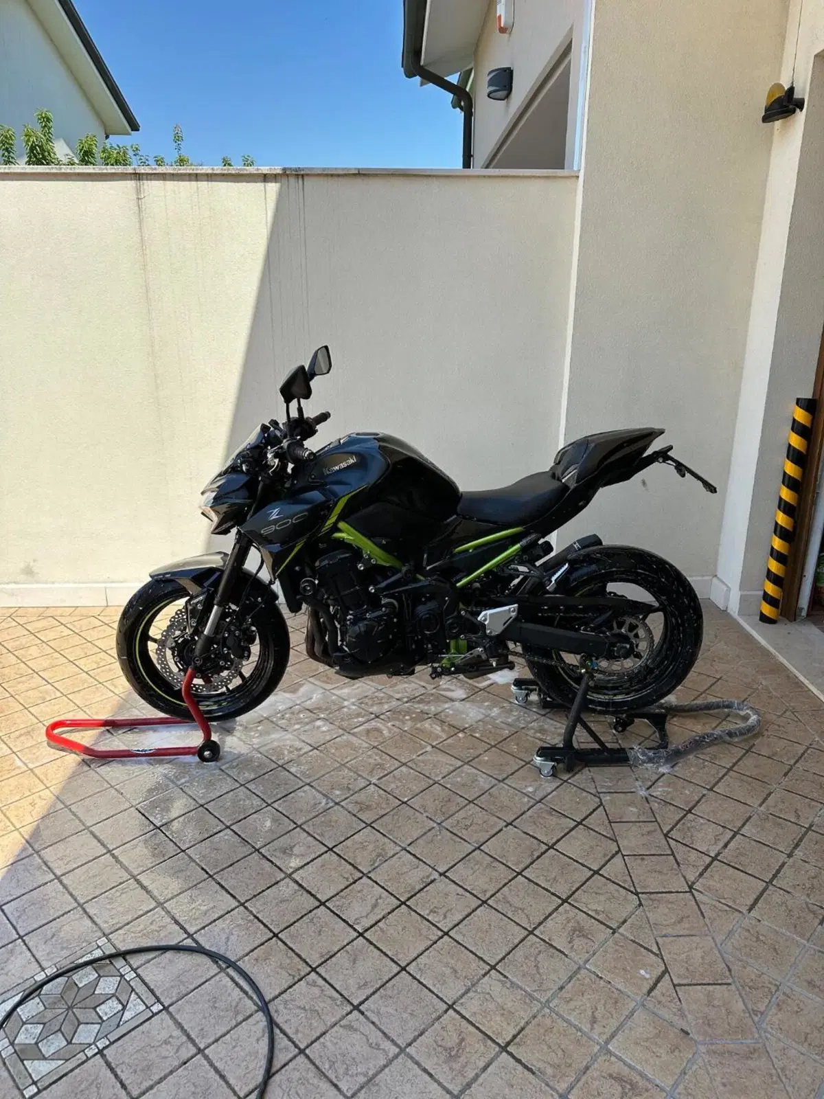 Kawasaki Z 900 (2021 - 24) (2)