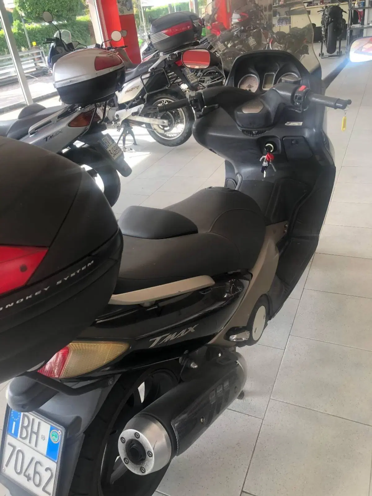 Yamaha T-Max 500 (2004 - 07) (3)