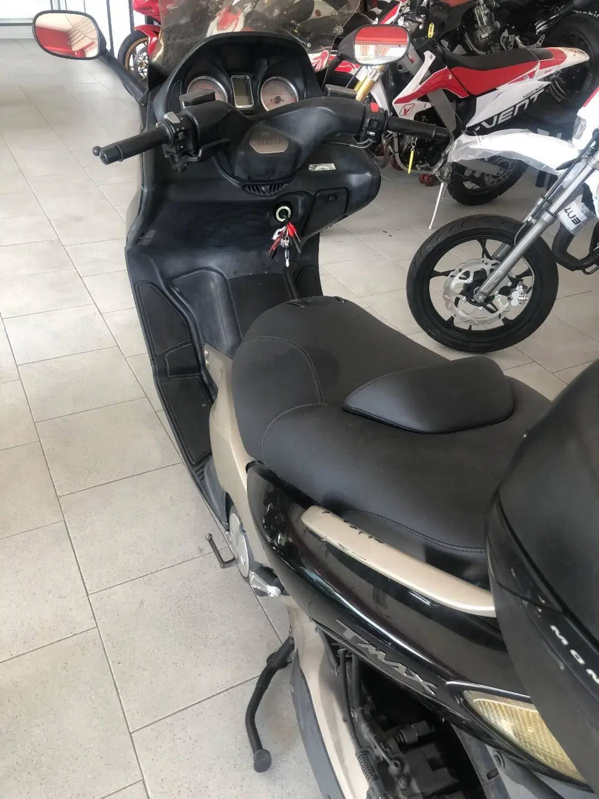 Yamaha T-Max 500 (2004 - 07) (5)