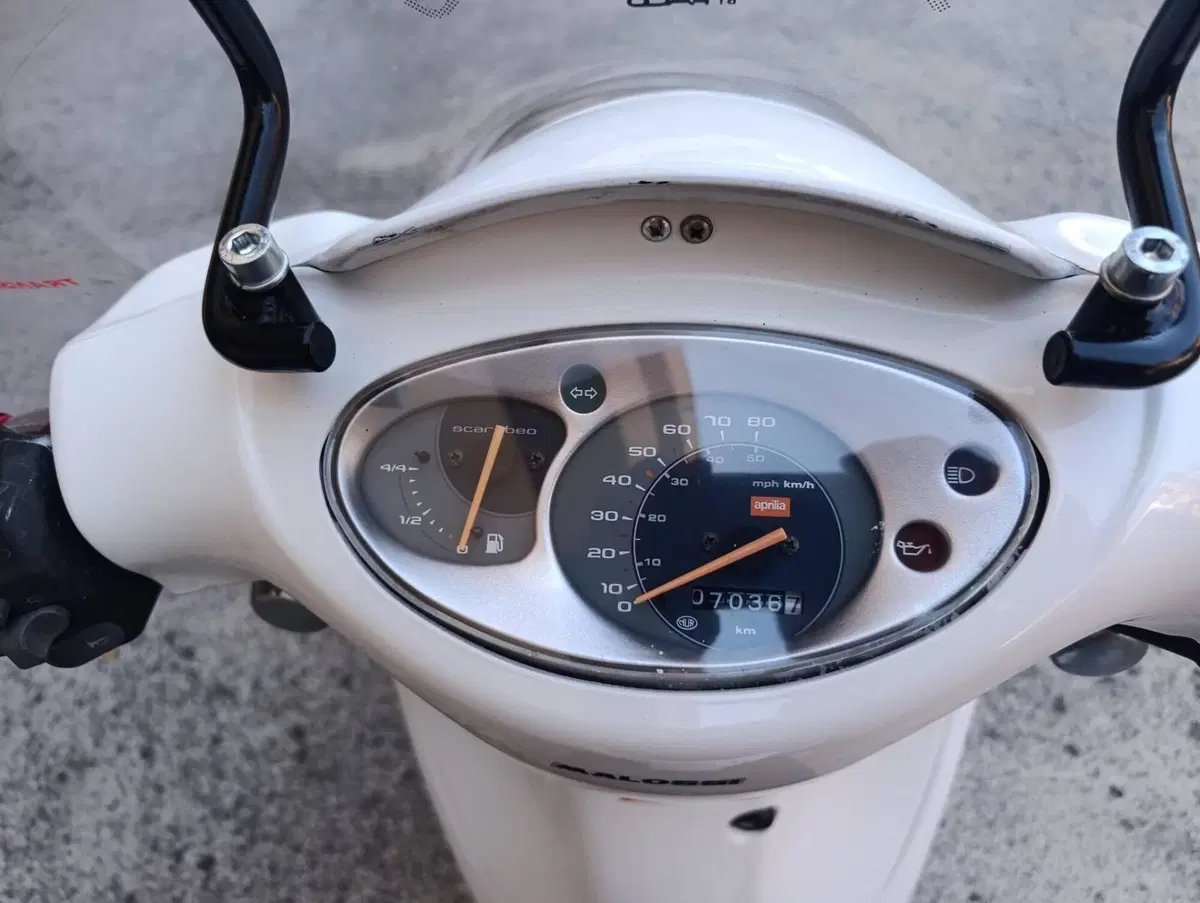 Aprilia Scarabeo 50 (2004 - 06) (6)