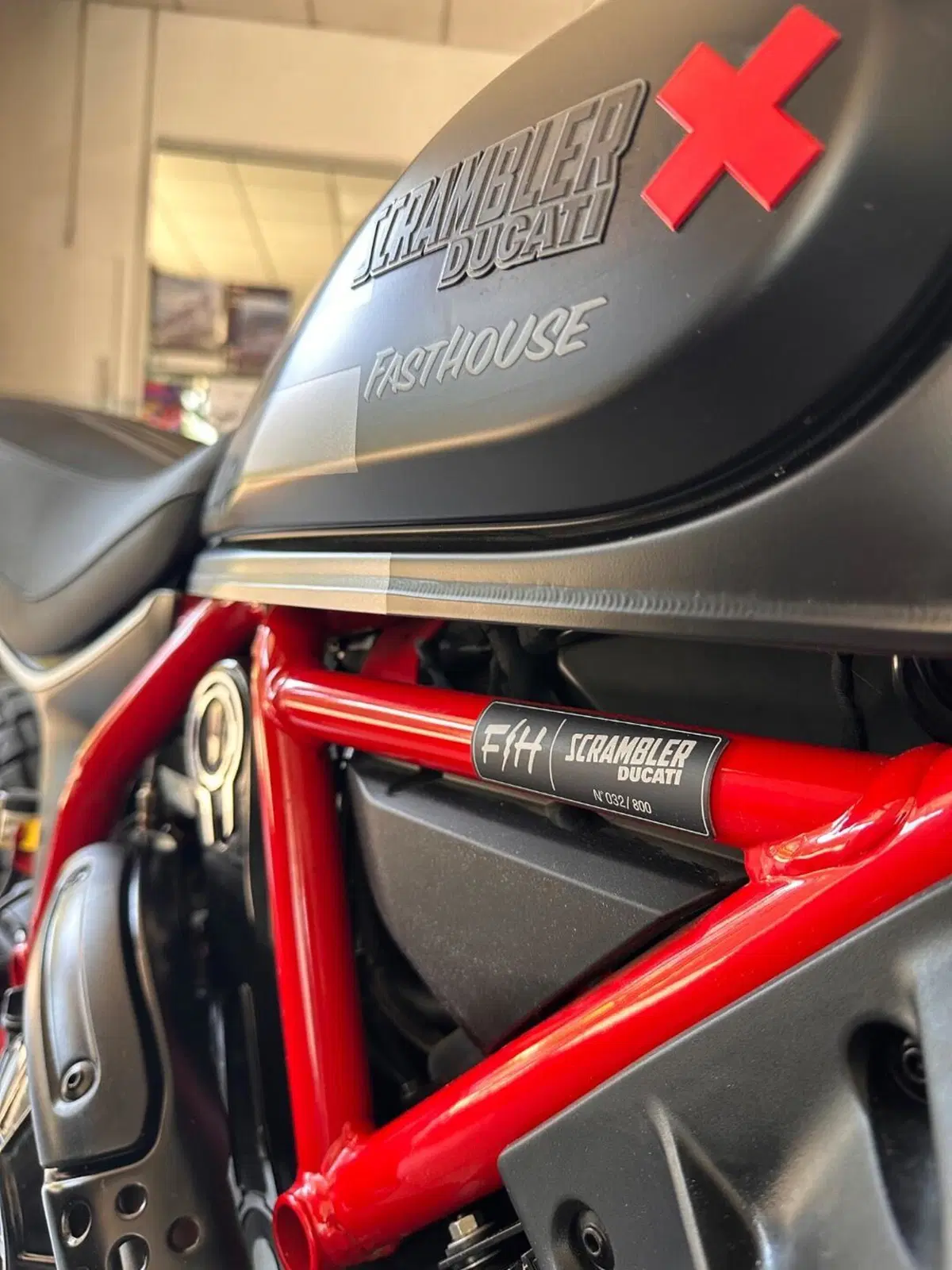 Ducati Scrambler 800 Desert Sled Fasthouse (2021 - 22) (2)