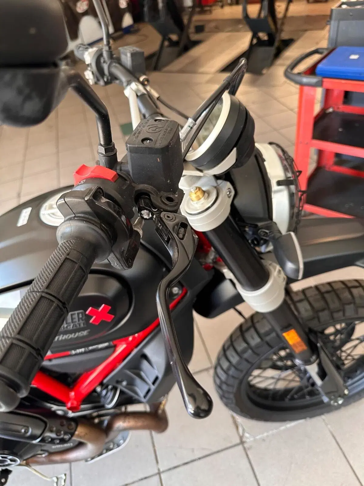 Ducati Scrambler 800 Desert Sled Fasthouse (2021 - 22) (9)