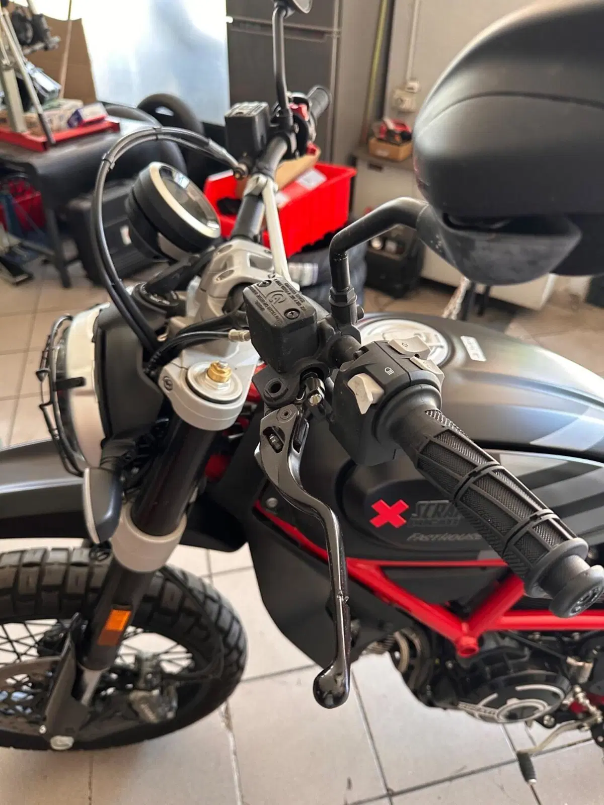 Ducati Scrambler 800 Desert Sled Fasthouse (2021 - 22) (10)