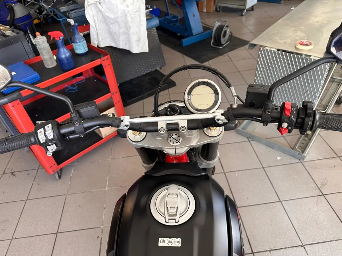 Ducati Scrambler 800 Desert Sled Fasthouse (2021 - 22) (16)