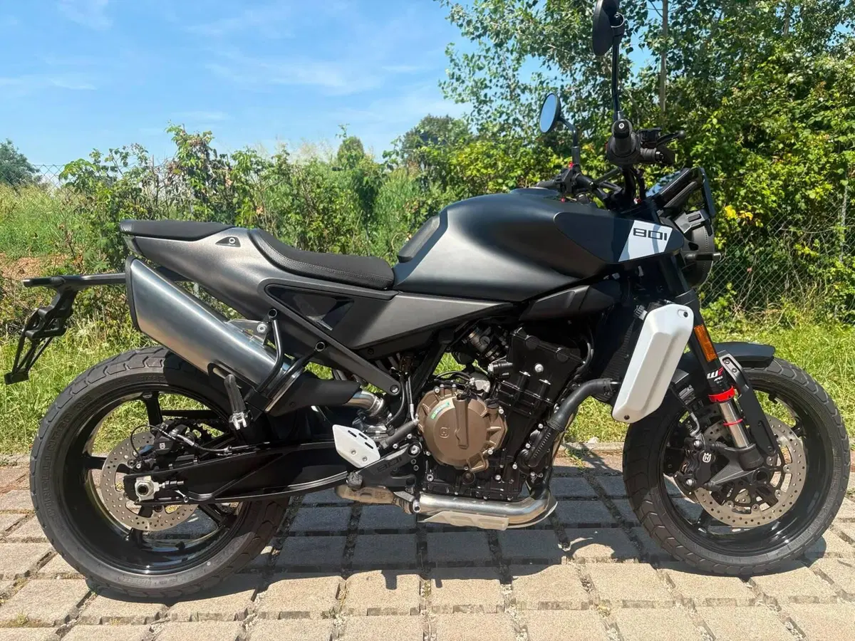 Husqvarna Svartpilen 801 L (2025 - 26)