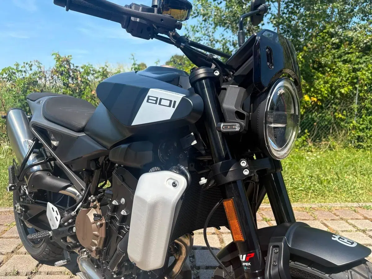 Husqvarna Svartpilen 801 L (2025 - 26) (7)