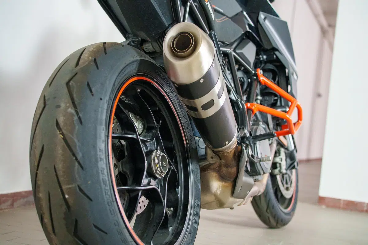 KTM 1290 Super Duke R ABS (2017 - 18) (7)