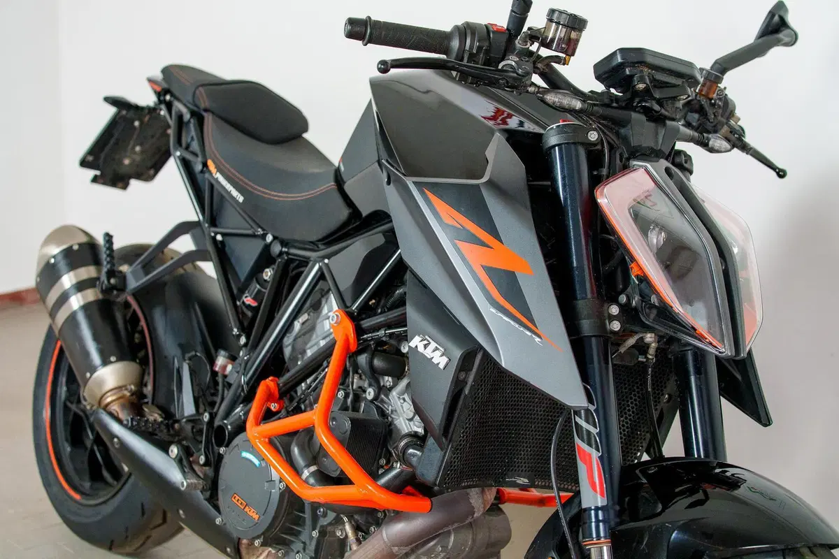 KTM 1290 Super Duke R ABS (2017 - 18) (9)