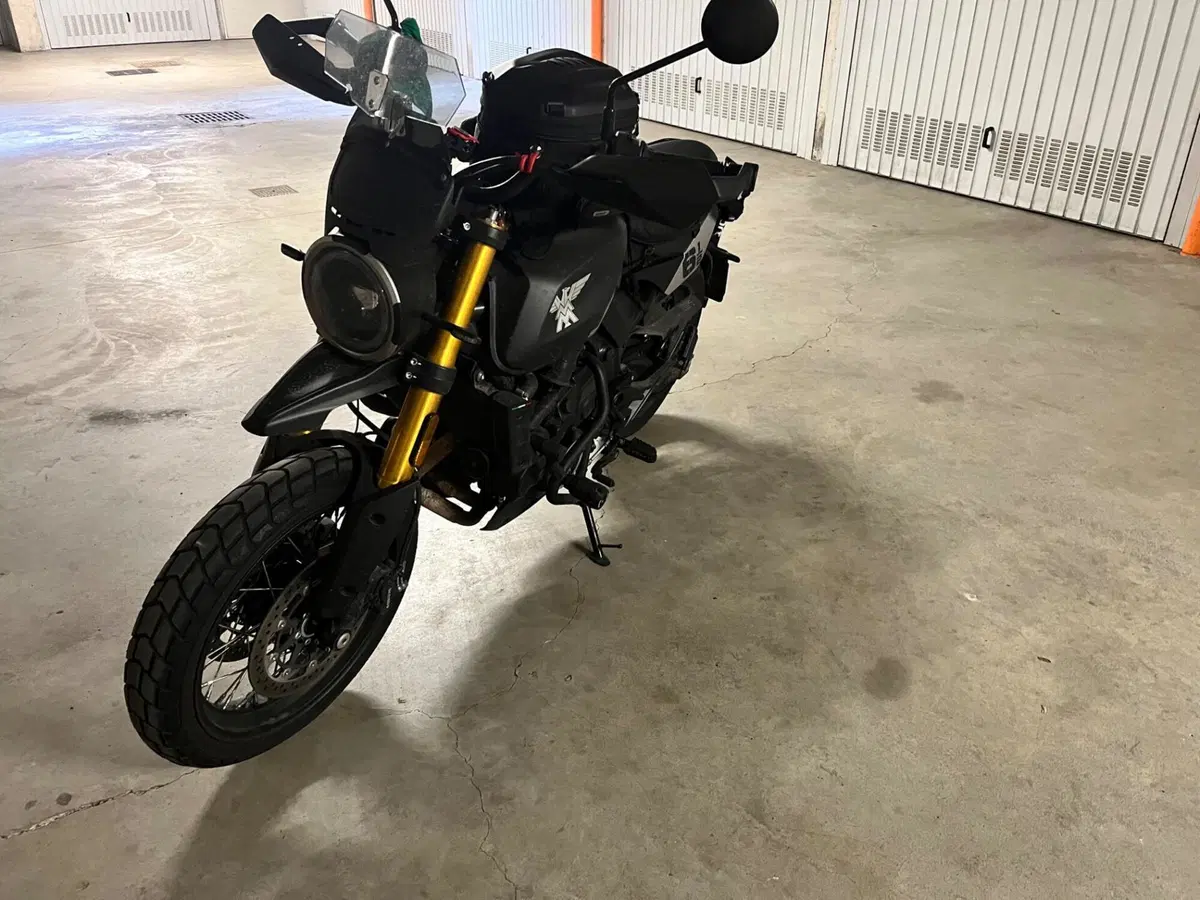 Moto Morini SEIEMMEZZO SCR (2022 - 26) (4)