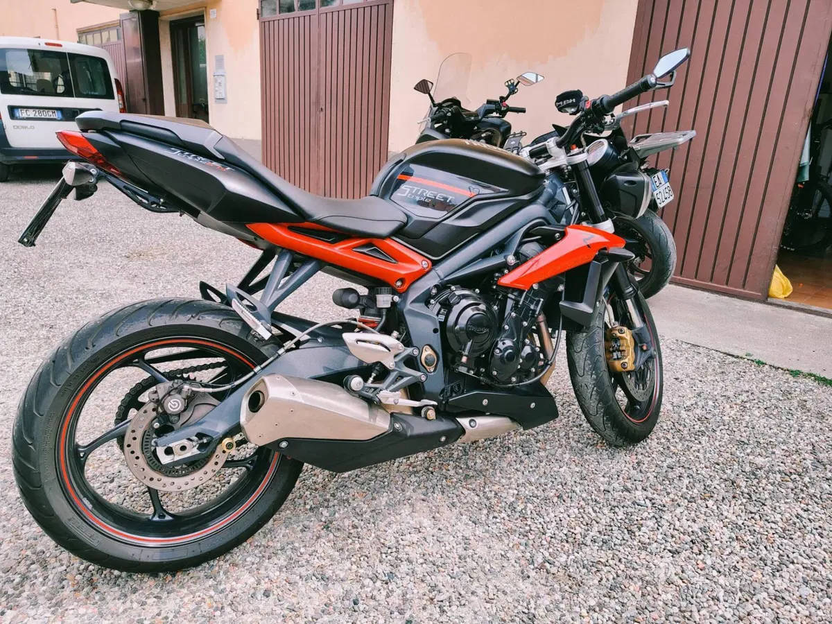 Triumph Street Triple R ABS (2013 - 17) (2)