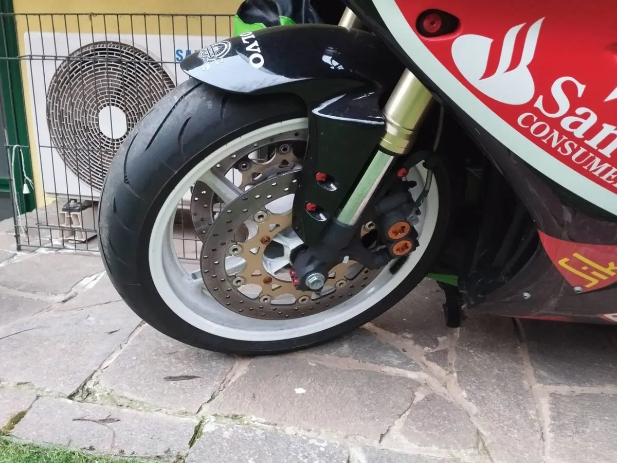 Yamaha YZF R1 (2004 - 05)