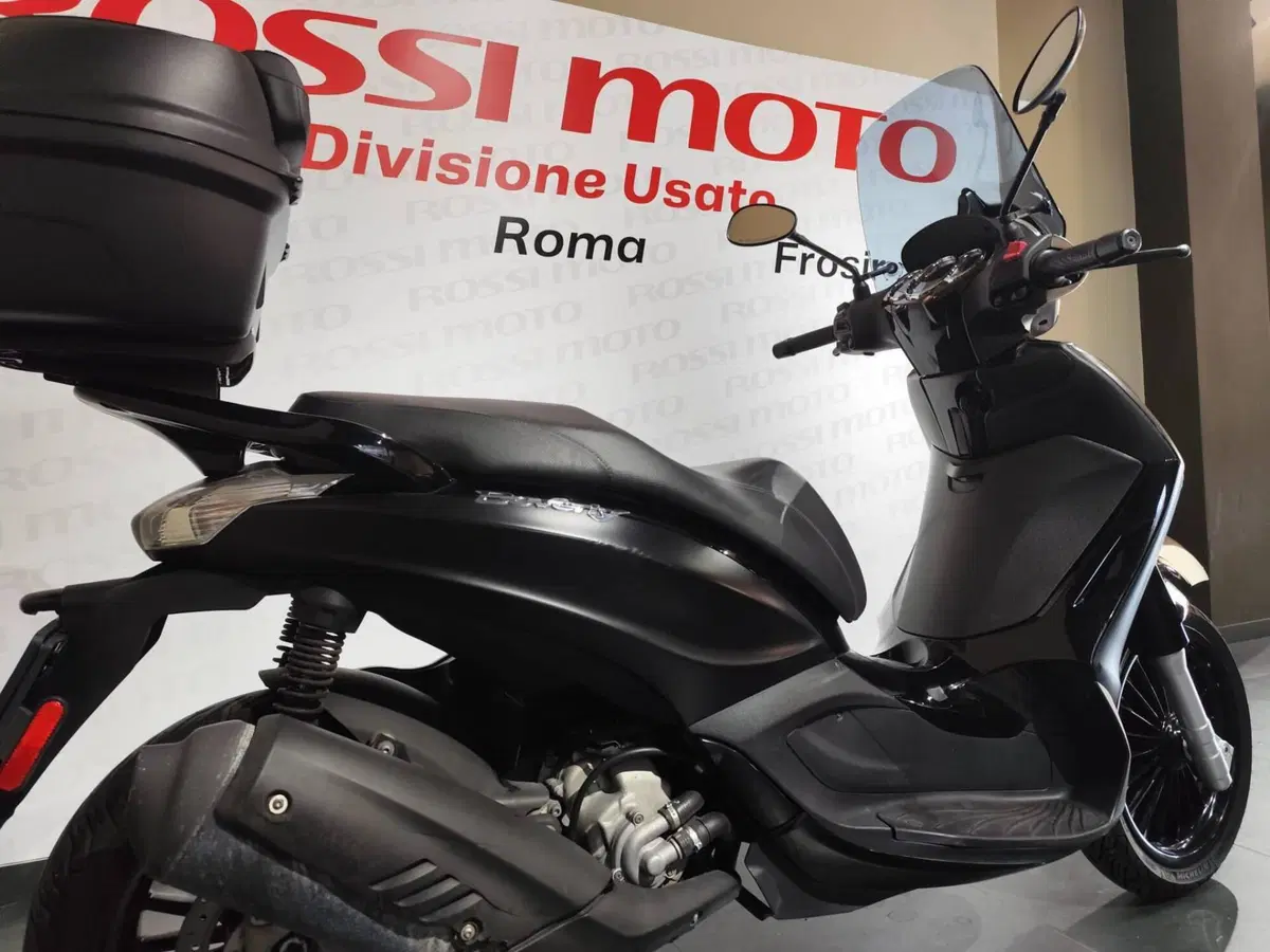 Piaggio Beverly 300 i.e. ABS-ASR (2016 - 20) (2)