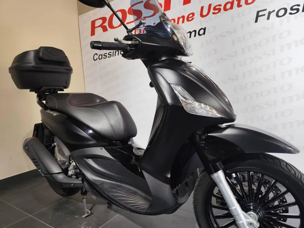 Piaggio Beverly 300 i.e. ABS-ASR (2016 - 20) (3)