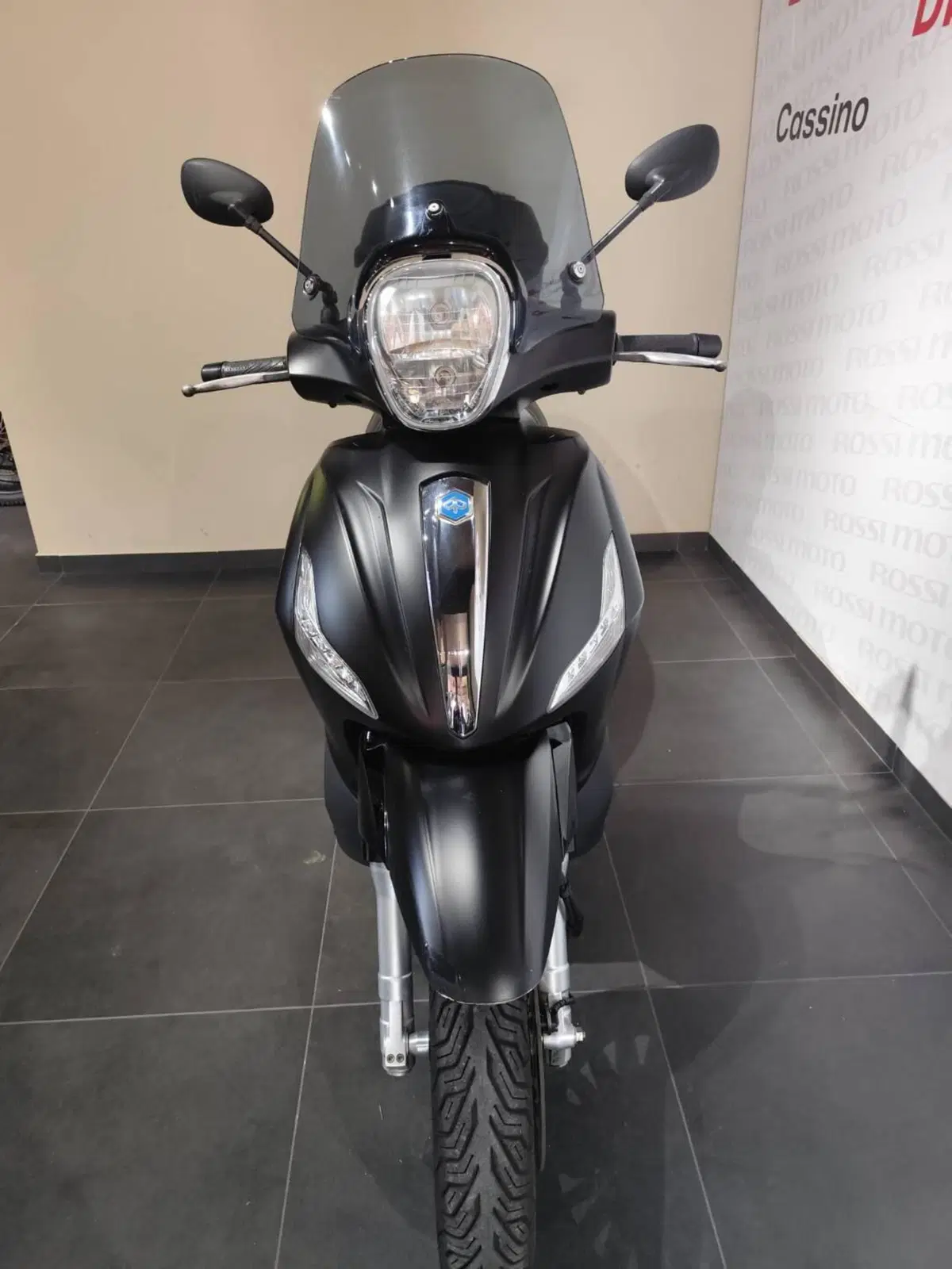 Piaggio Beverly 300 i.e. ABS-ASR (2016 - 20) (4)