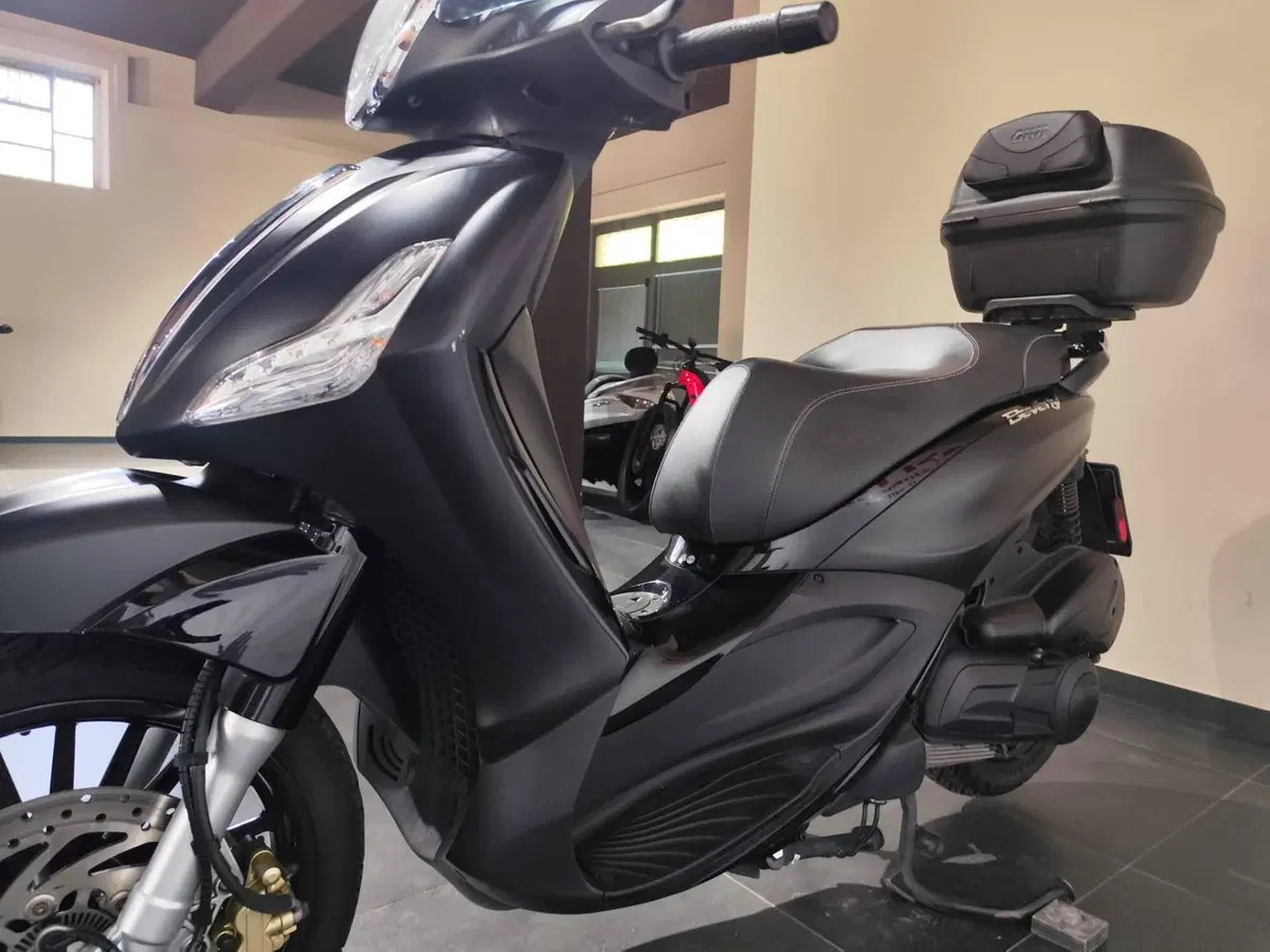Piaggio Beverly 300 i.e. ABS-ASR (2016 - 20) (5)