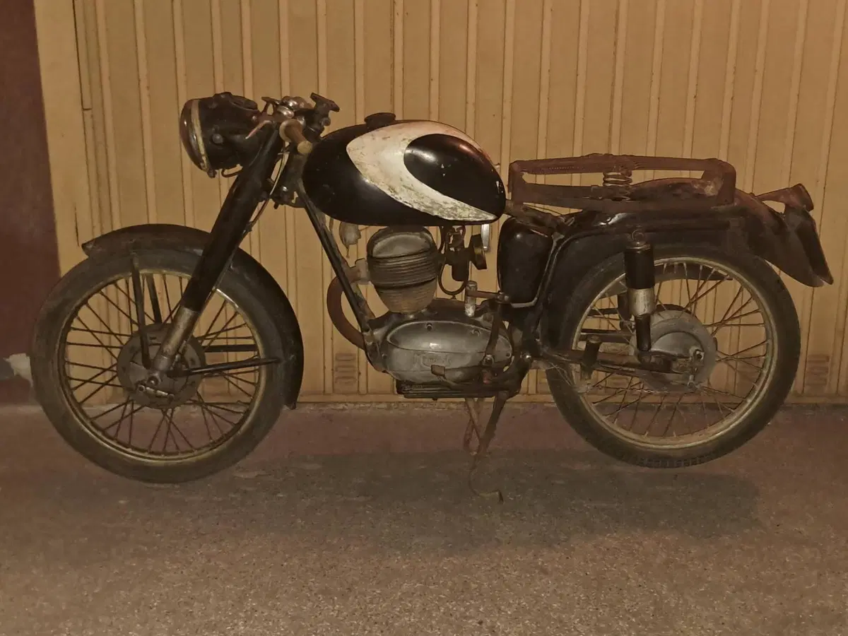 Mondial Champion 125 (3)