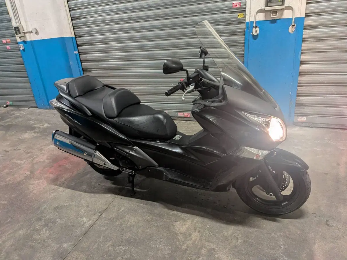 Honda SW-T 400 ABS (2008 - 16) (2)