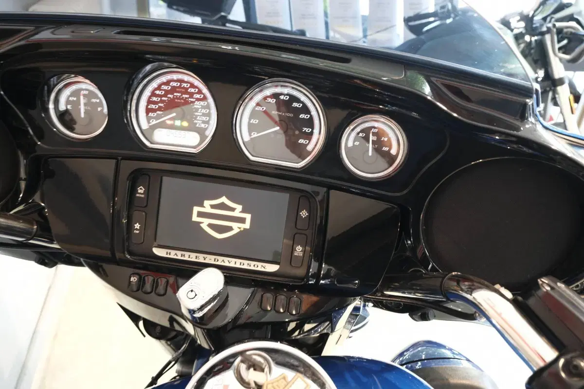 Harley-Davidson 107 Electra Glide Ultra Limited (2017 - 18) - FLHTK (10)